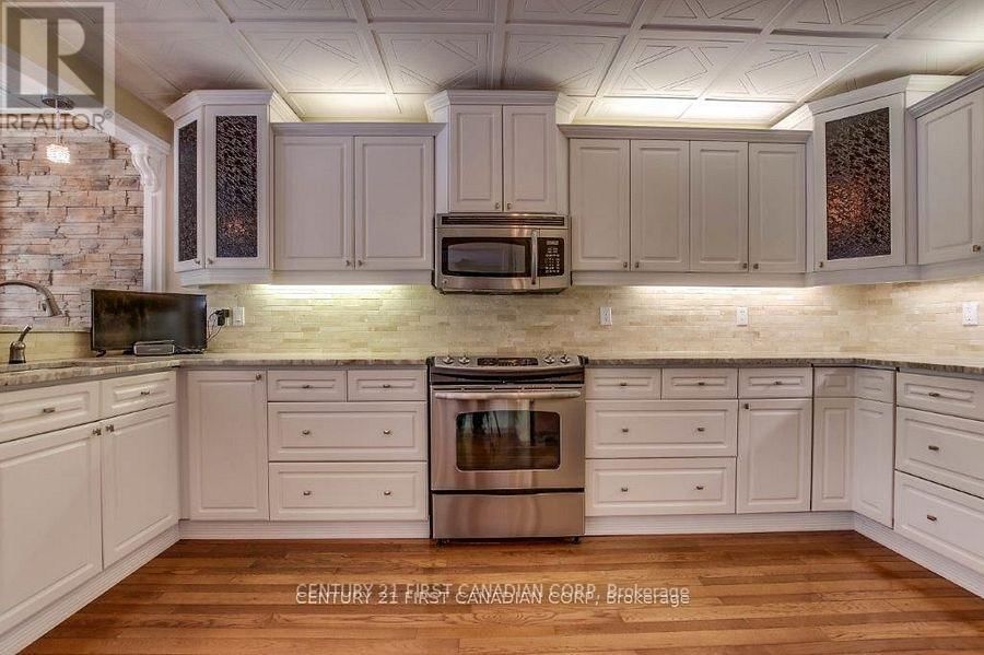 31 GLENRIDGE CRESCENT Image 14