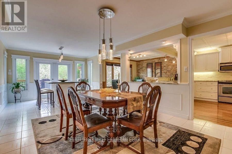 31 GLENRIDGE CRESCENT Image 17