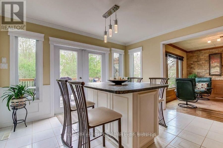 31 GLENRIDGE CRESCENT Image 18