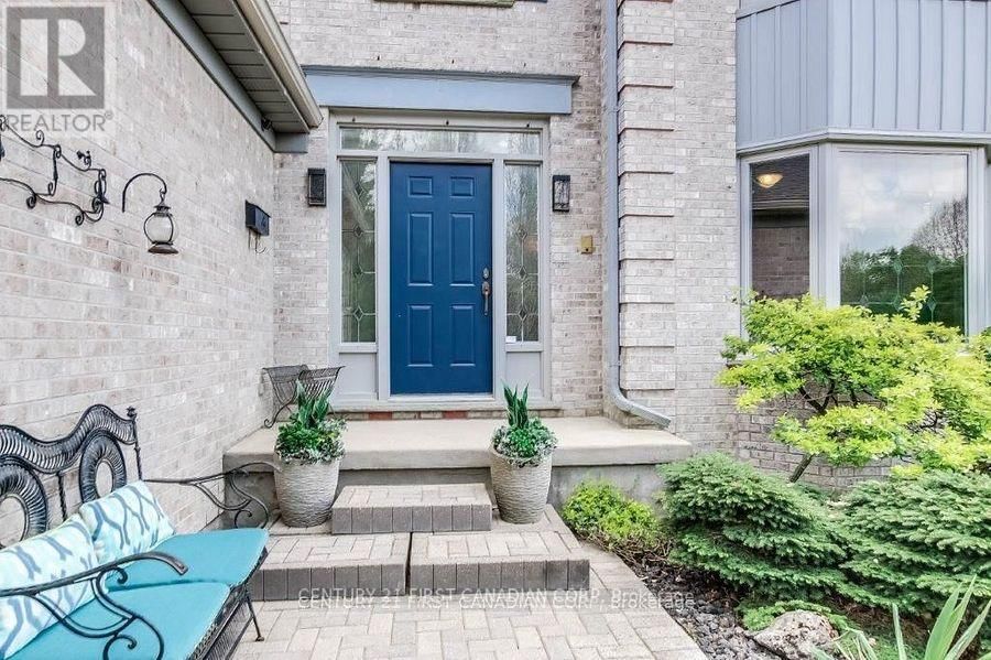 31 GLENRIDGE CRESCENT Image 2