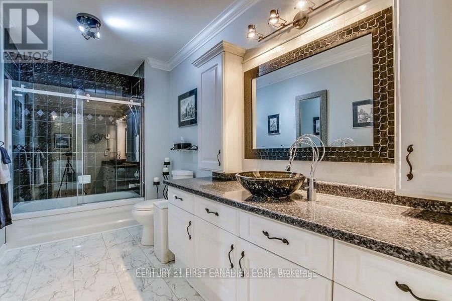 31 GLENRIDGE CRESCENT Image 22