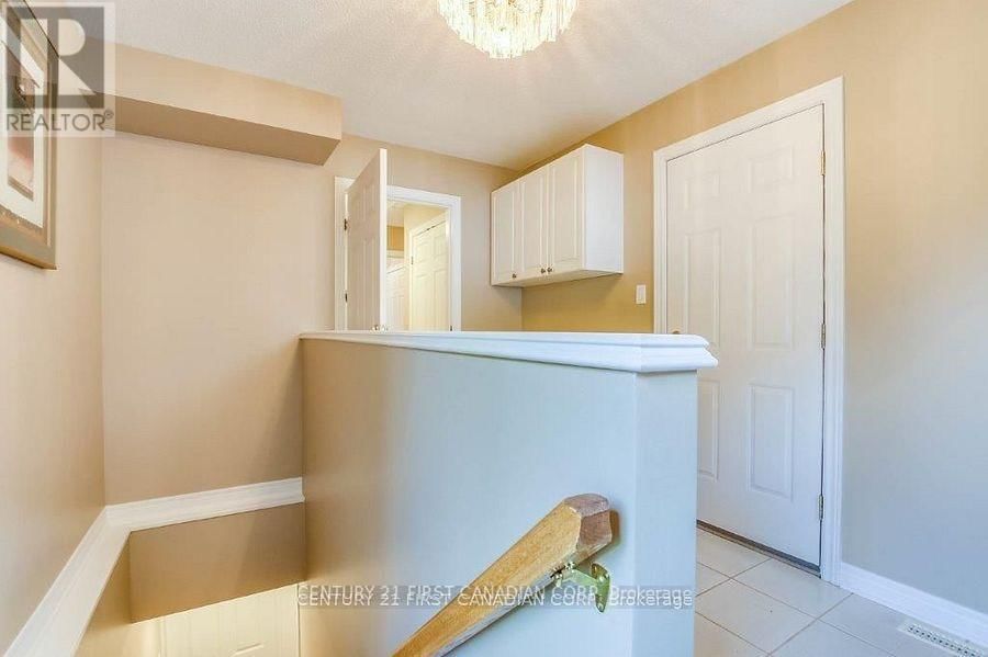 31 GLENRIDGE CRESCENT Image 28
