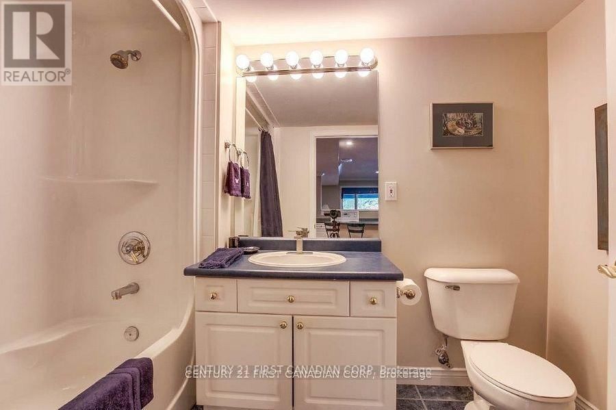31 GLENRIDGE CRESCENT Image 29