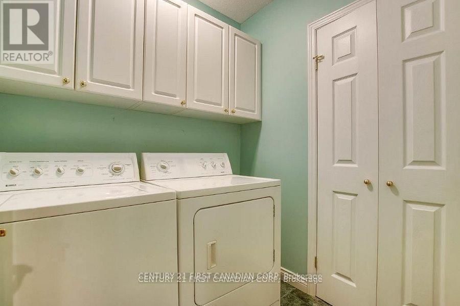 31 GLENRIDGE CRESCENT Image 30