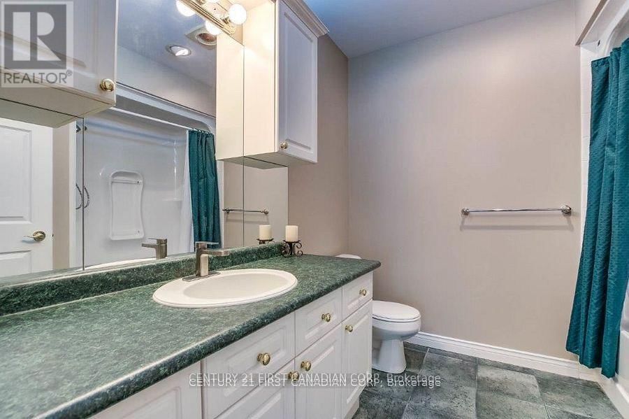31 GLENRIDGE CRESCENT Image 35