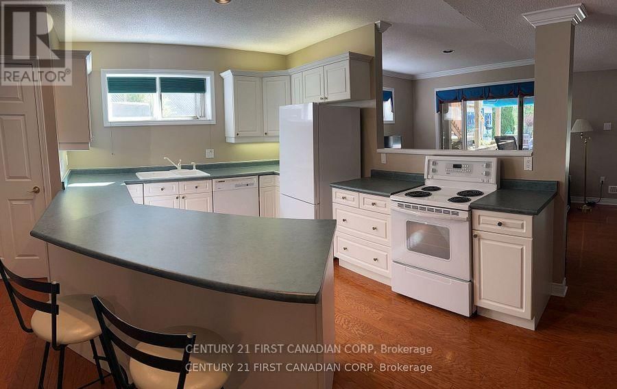 31 GLENRIDGE CRESCENT Image 36