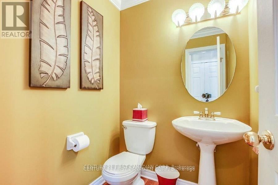 31 GLENRIDGE CRESCENT Image 9