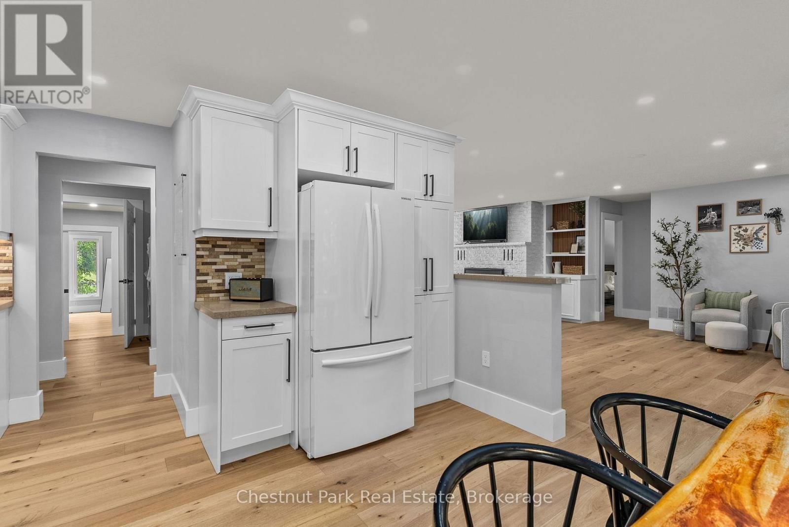 245 SUMMIT DRIVE Image 17
