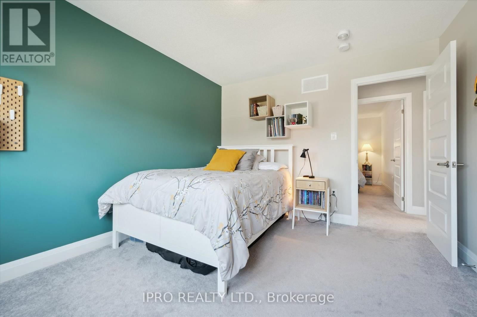 141 MCFARLANE CRESCENT Image 25