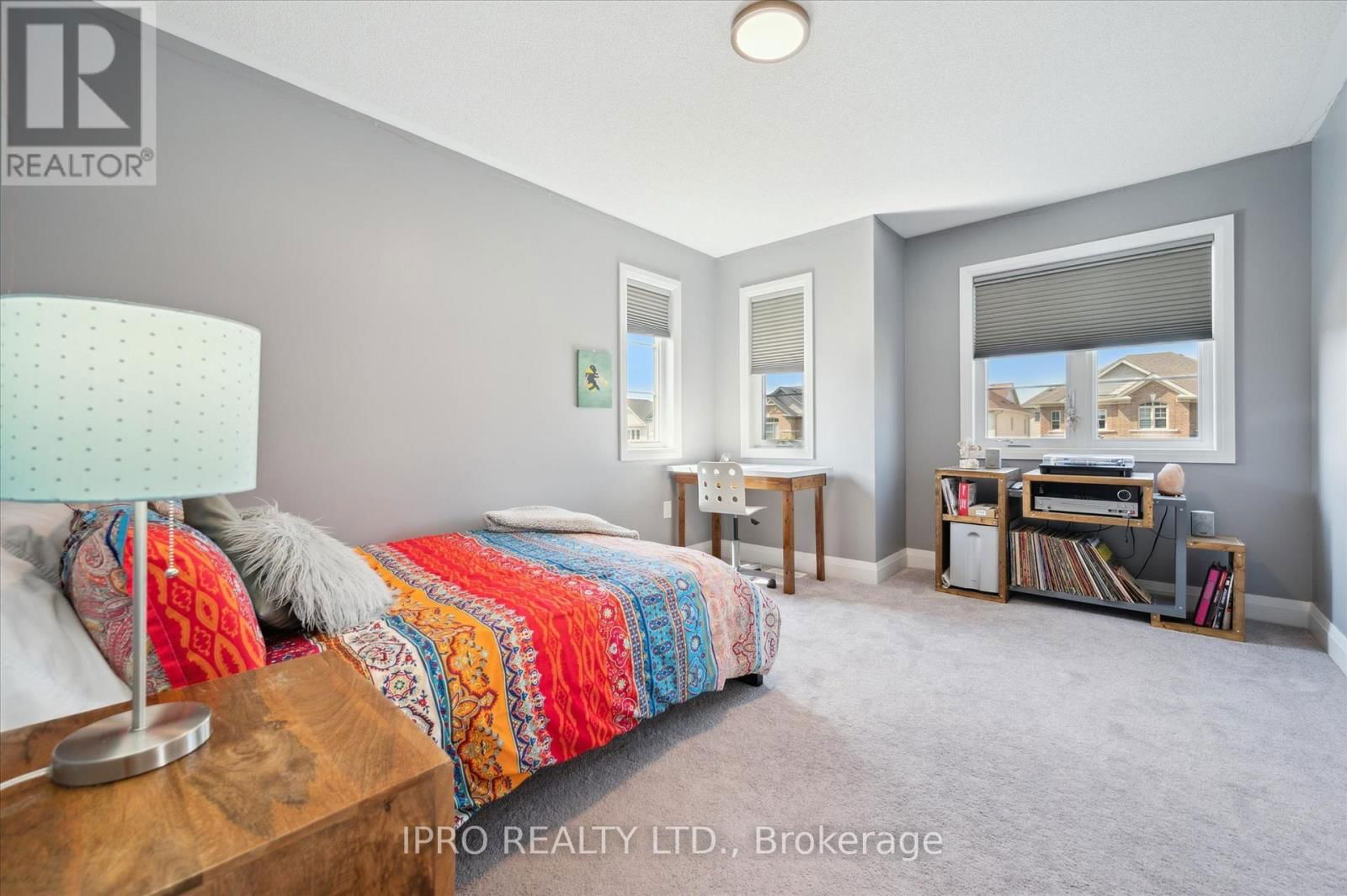 141 MCFARLANE CRESCENT Image 26
