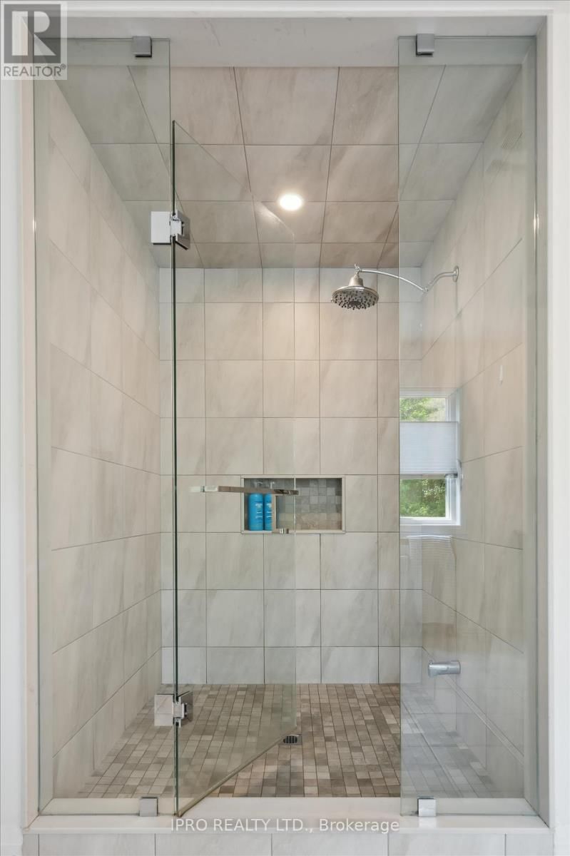 141 MCFARLANE CRESCENT Image 37