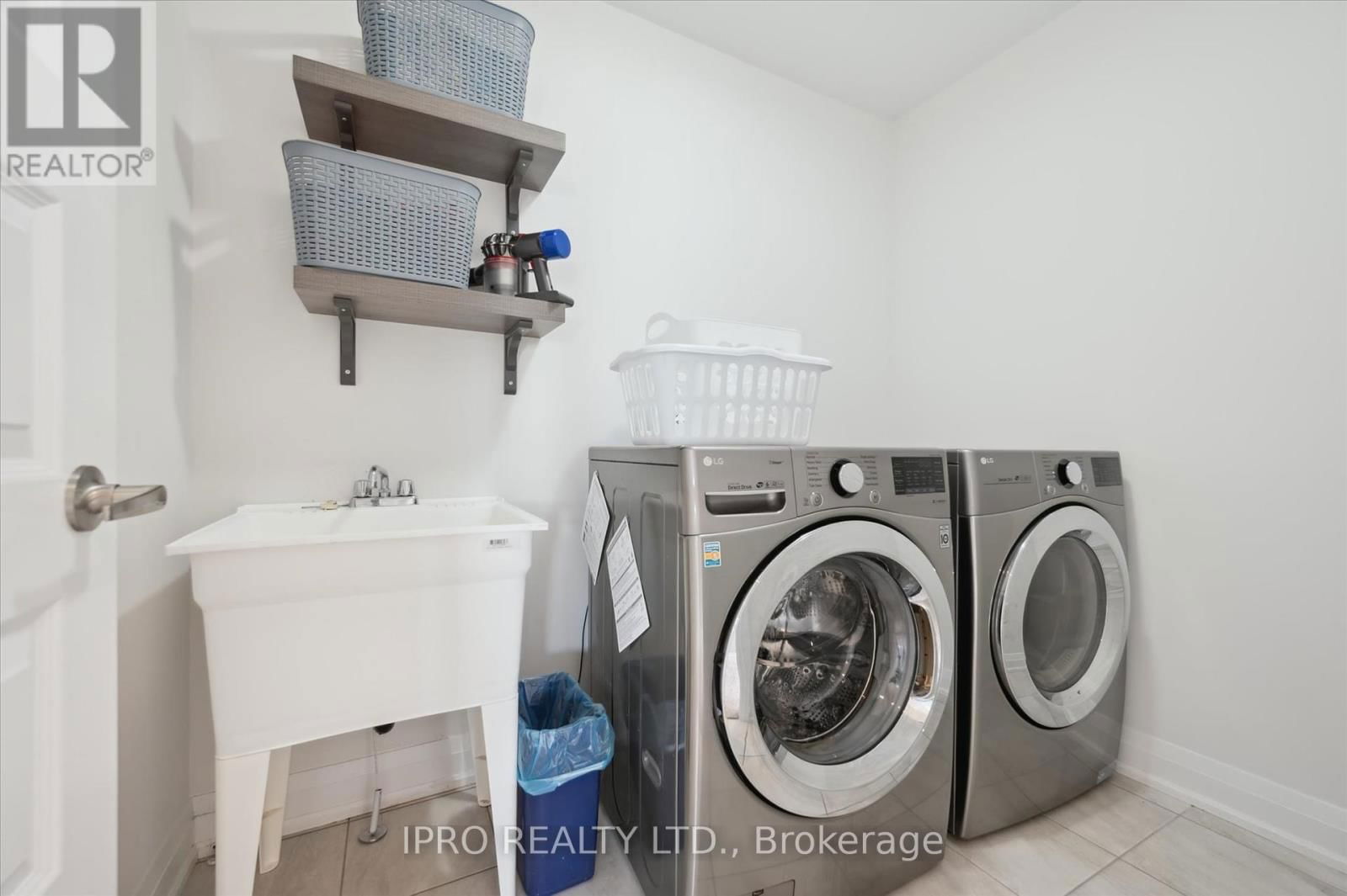 141 MCFARLANE CRESCENT Image 38