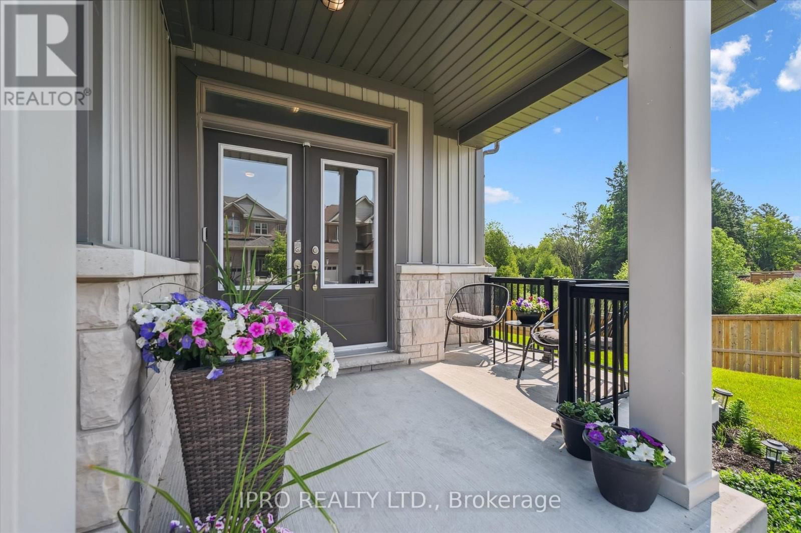 141 MCFARLANE CRESCENT Image 4