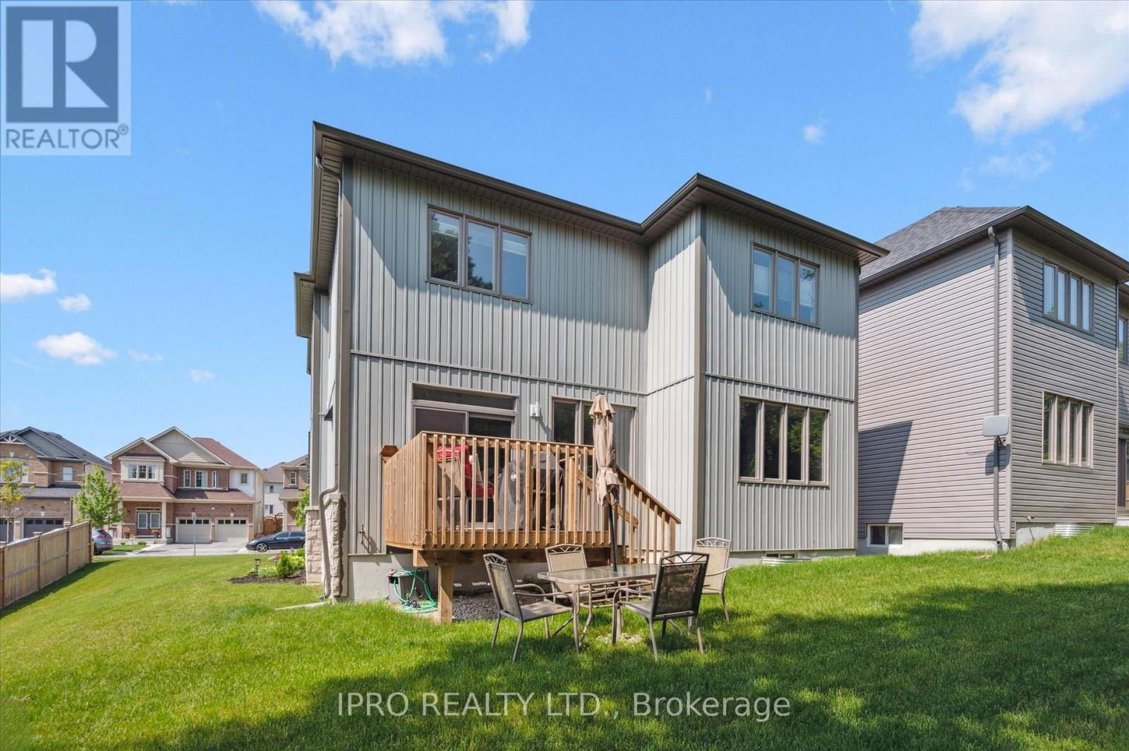 141 MCFARLANE CRESCENT Image 44