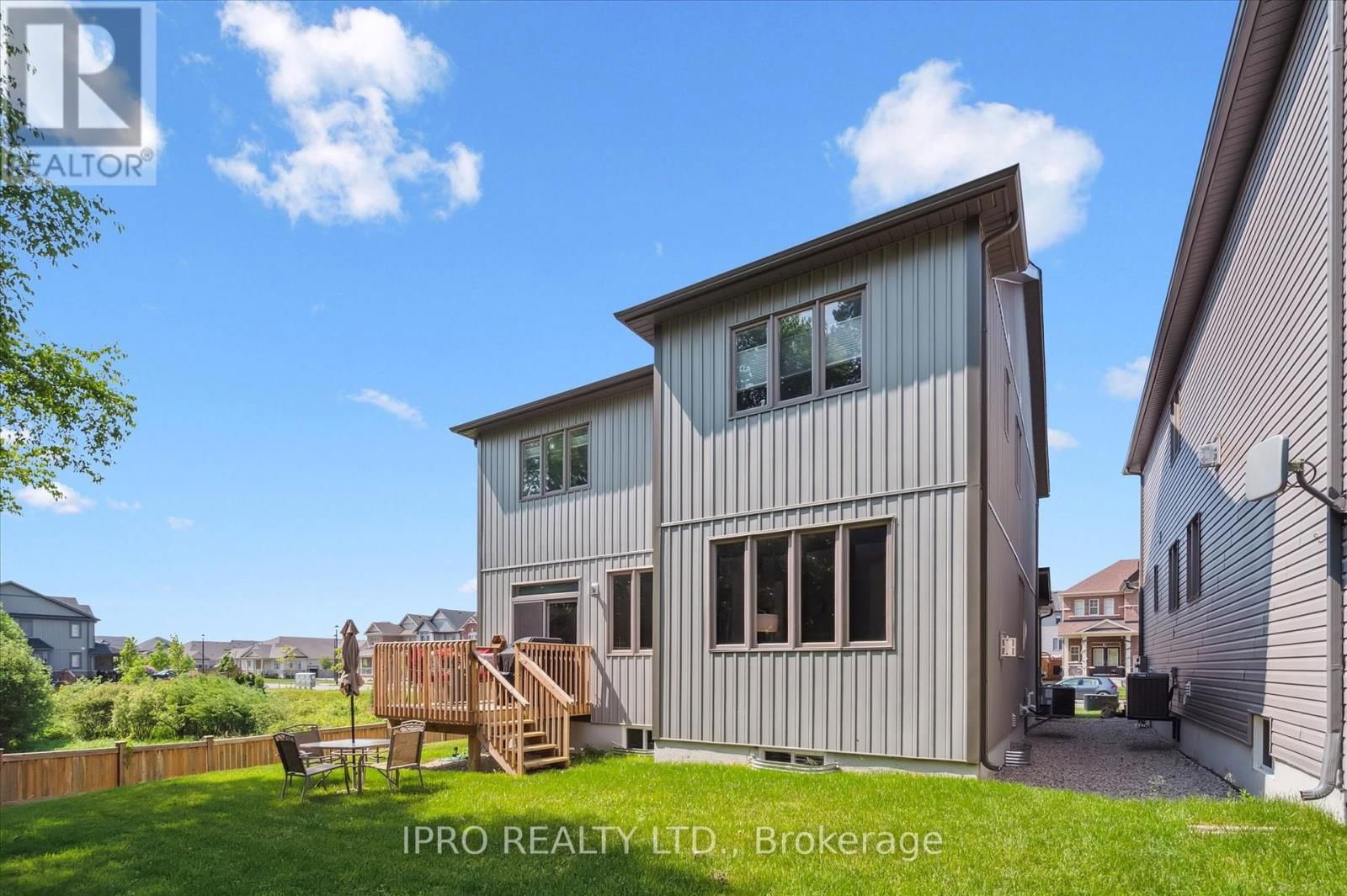 141 MCFARLANE CRESCENT Image 45