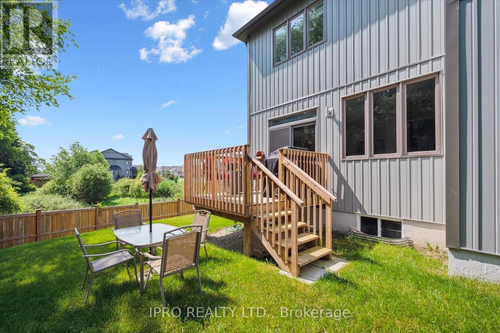 141 MCFARLANE CRESCENT Image 46