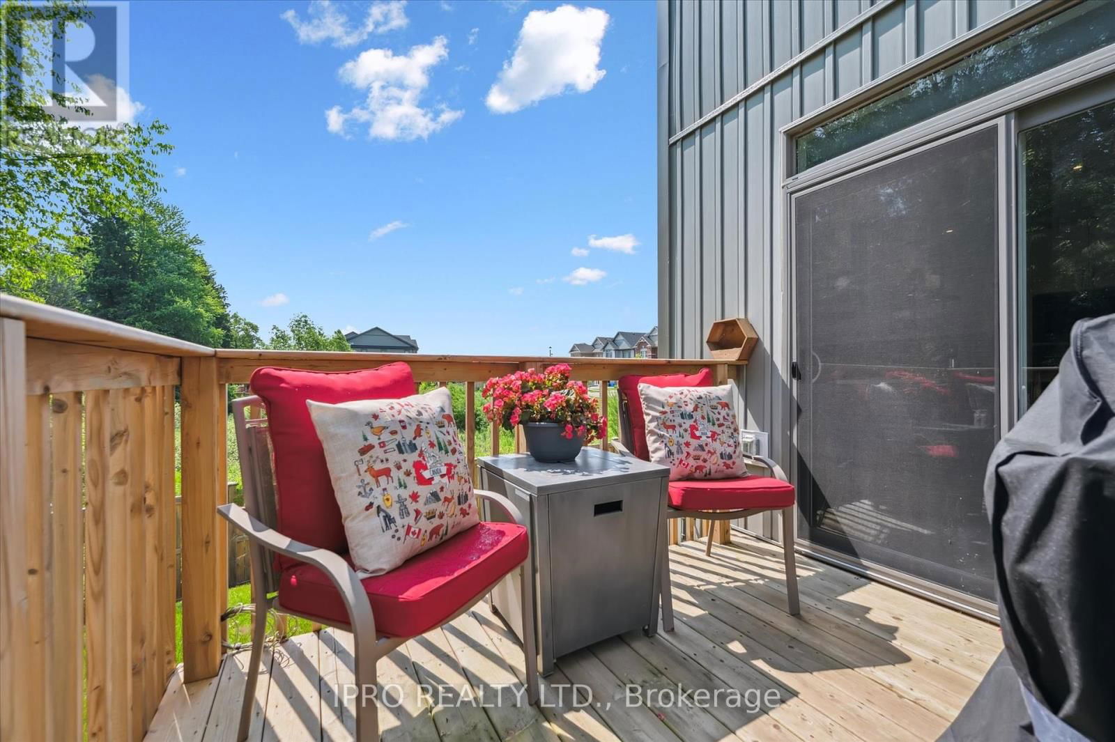 141 MCFARLANE CRESCENT Image 47