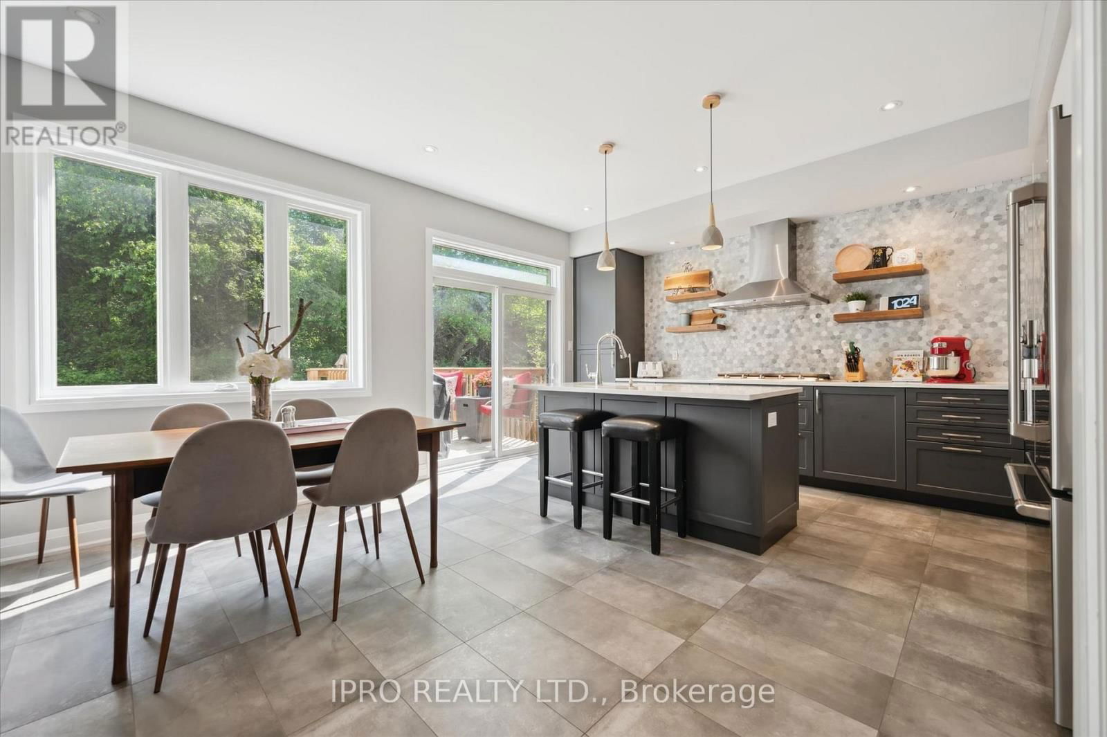 141 MCFARLANE CRESCENT Image 6