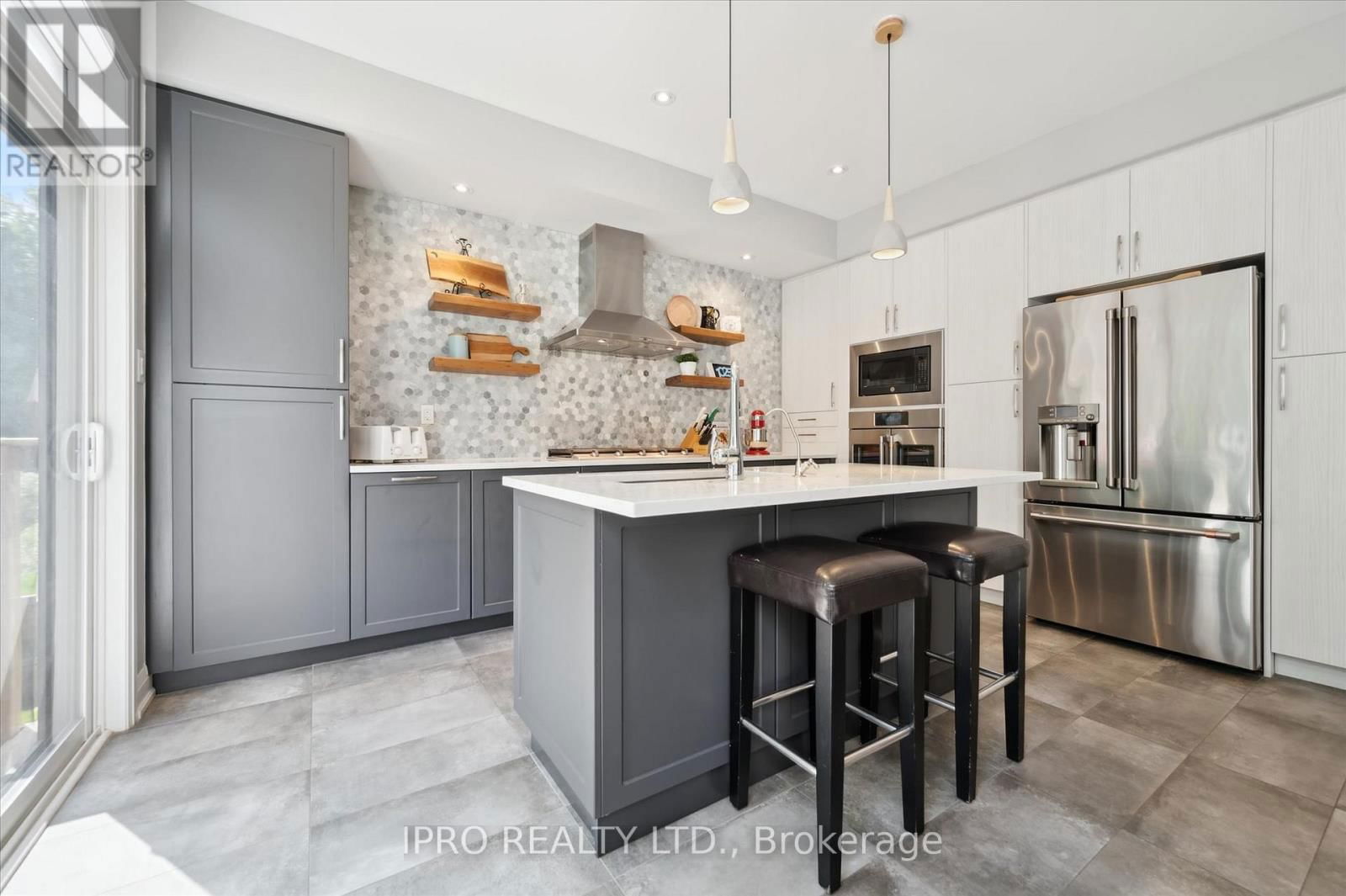 141 MCFARLANE CRESCENT Image 7