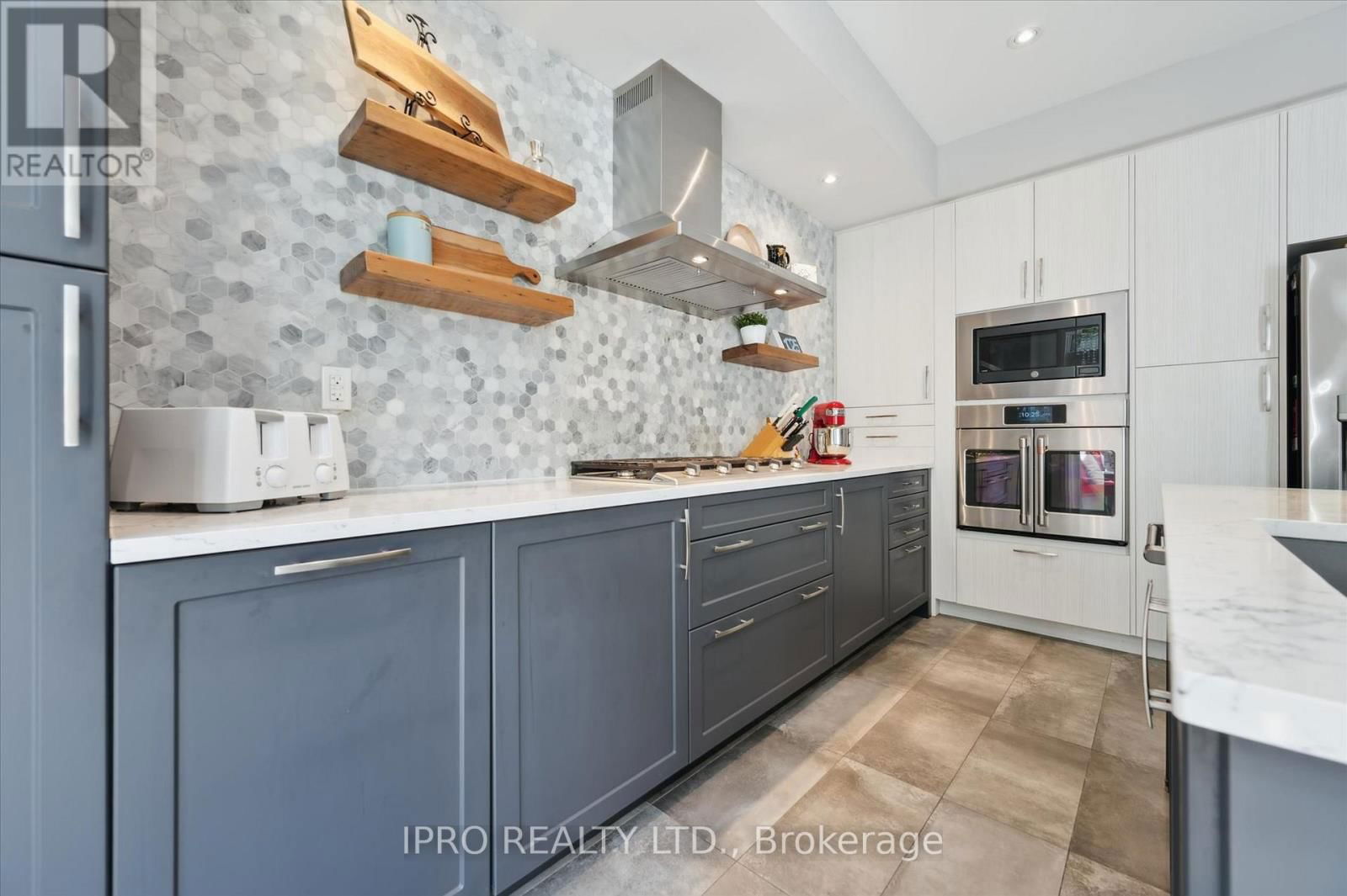 141 MCFARLANE CRESCENT Image 8