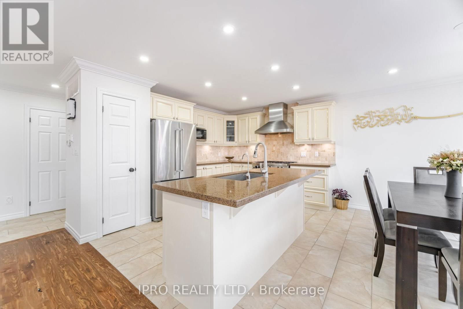 132 COKER CRESCENT Image 10