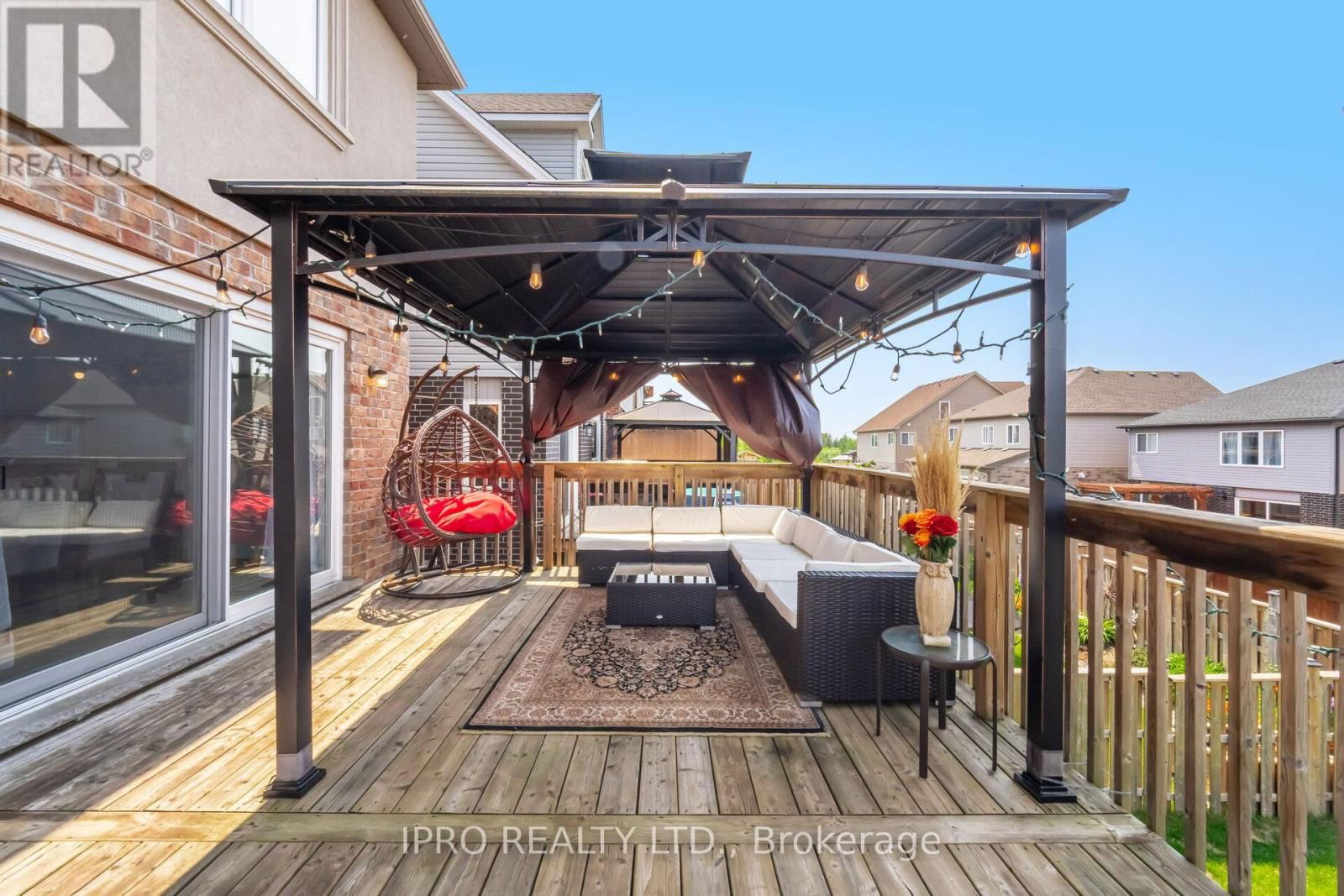 132 COKER CRESCENT Image 15