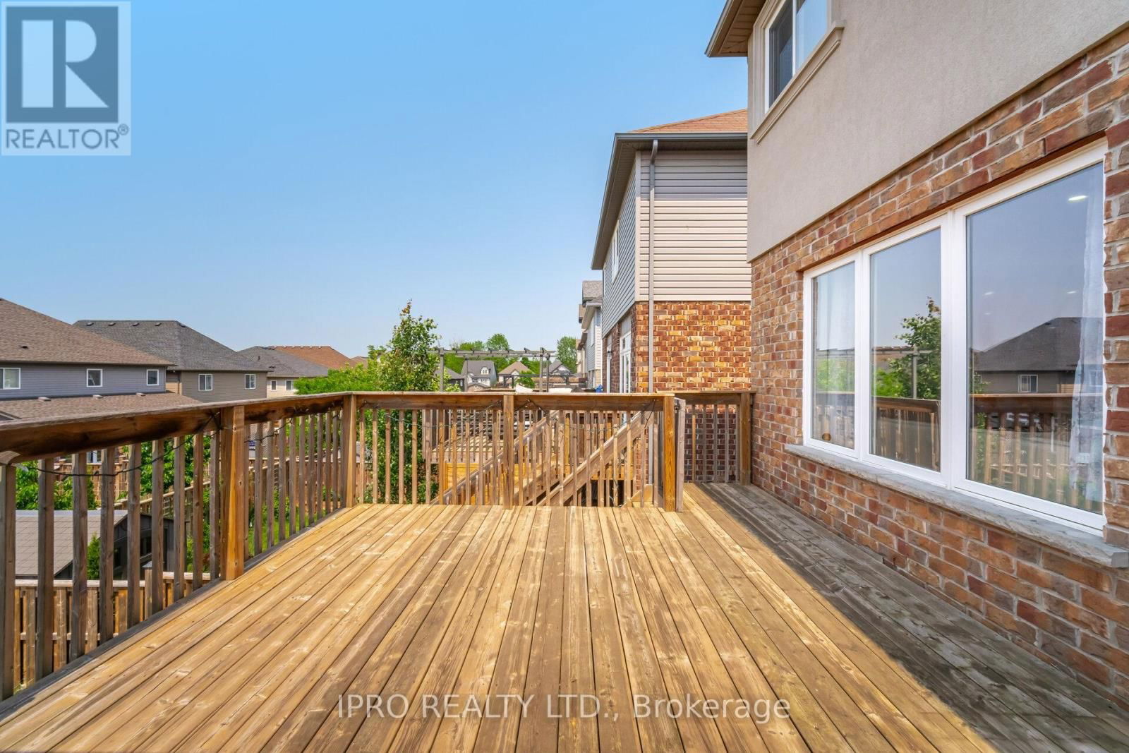 132 COKER CRESCENT Image 16