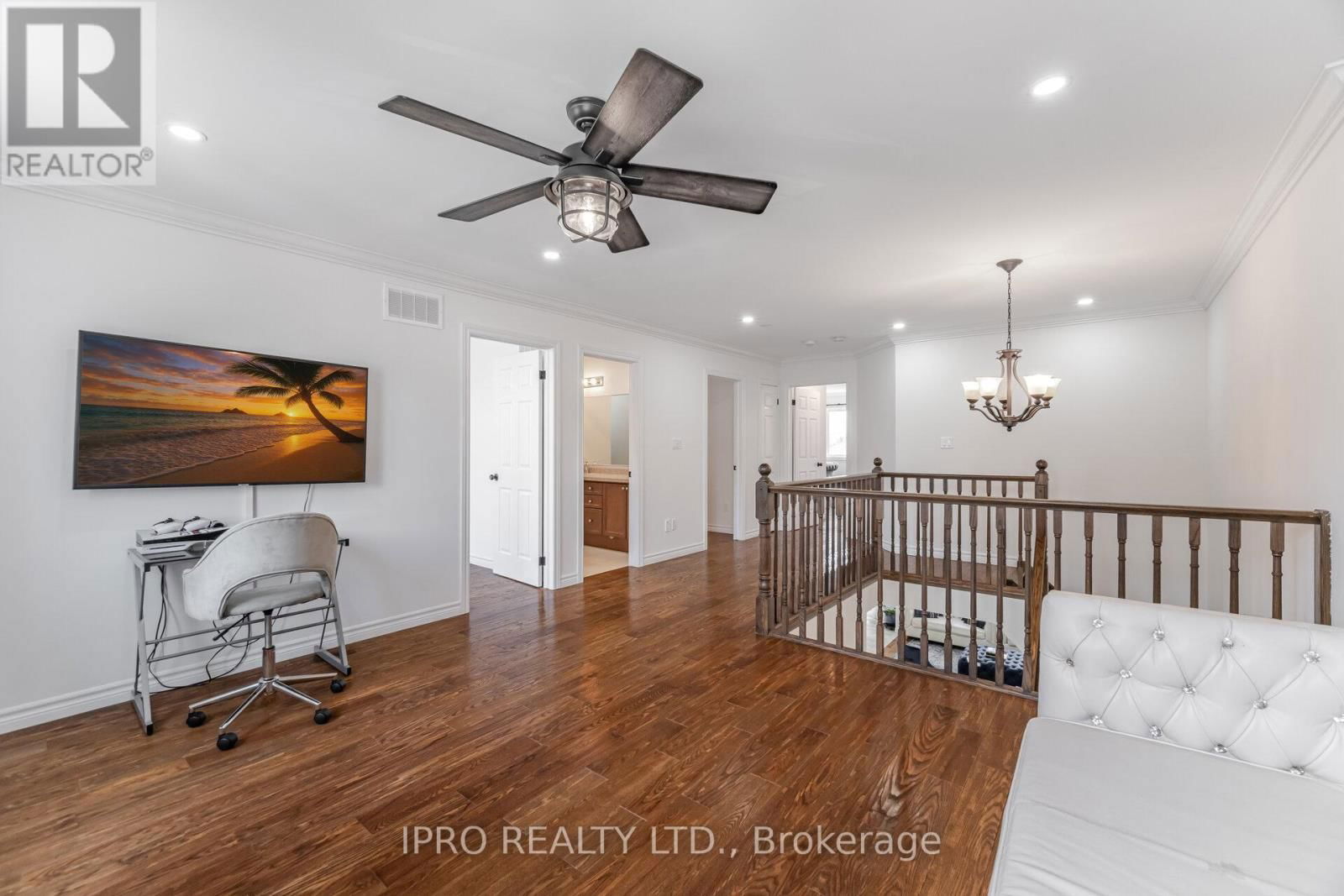 132 COKER CRESCENT Image 21