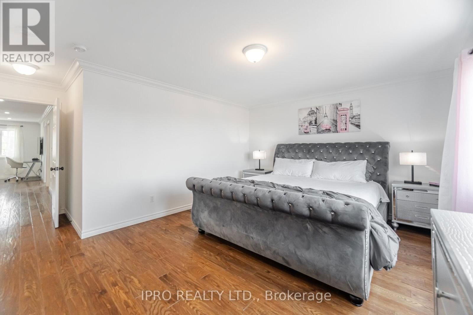132 COKER CRESCENT Image 27