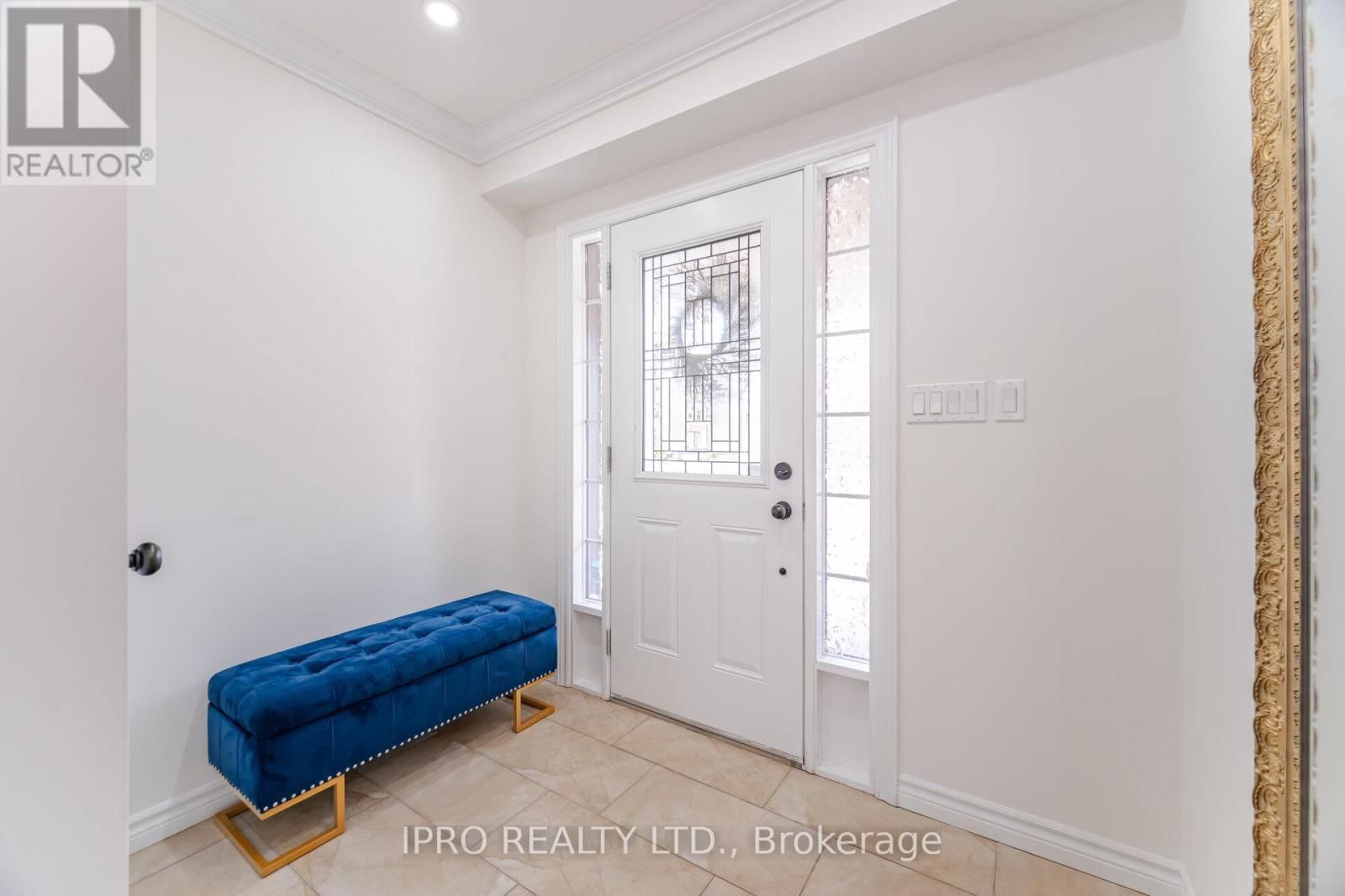 132 COKER CRESCENT Image 3