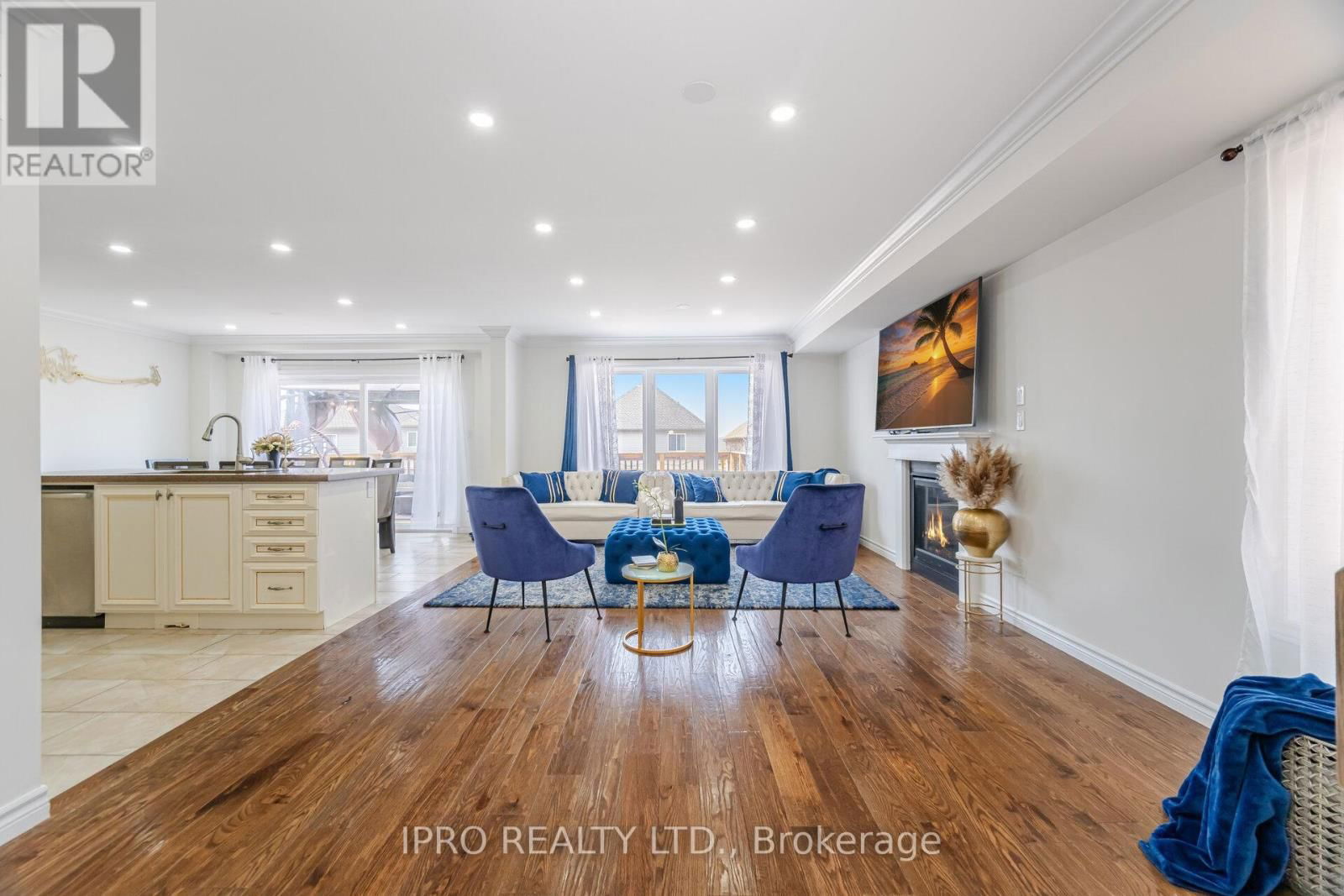 132 COKER CRESCENT Image 4