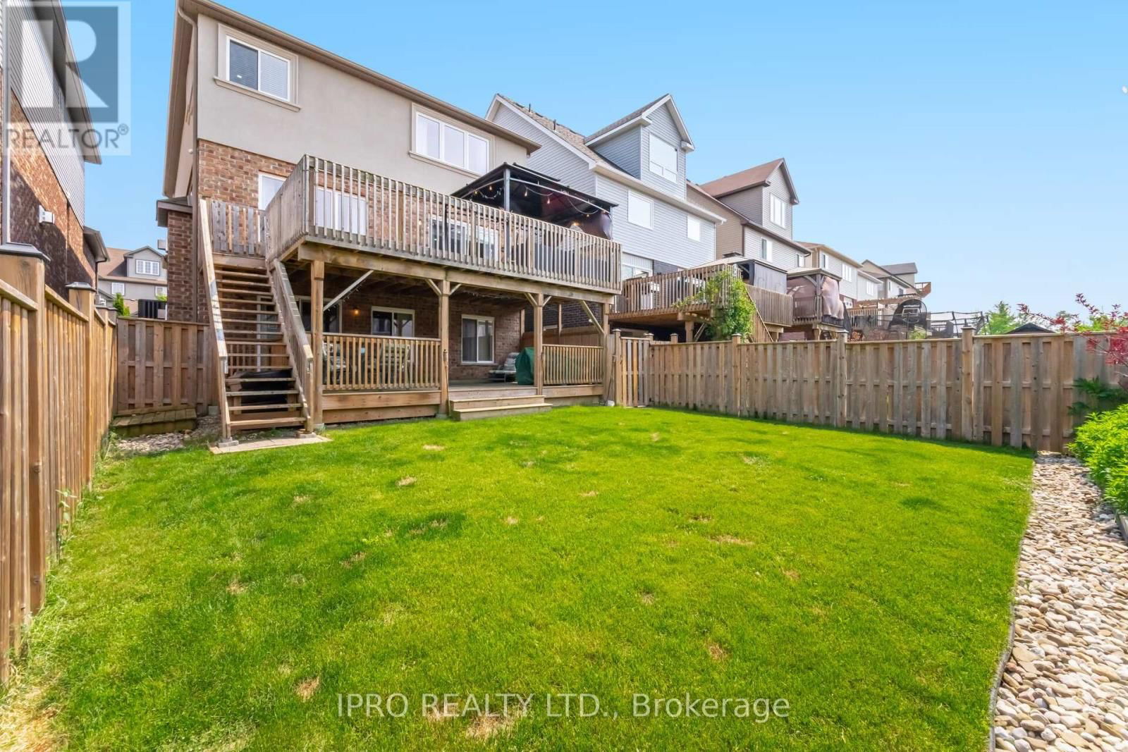 132 COKER CRESCENT Image 40