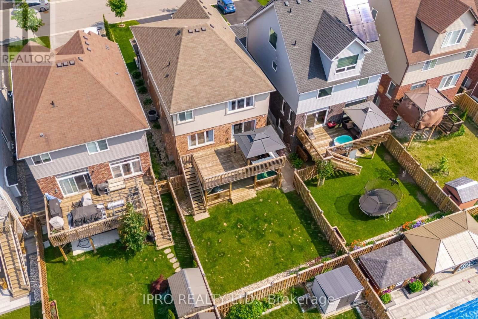132 COKER CRESCENT Image 43