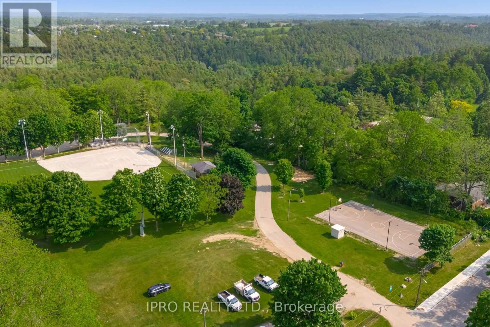132 COKER CRESCENT Image 48