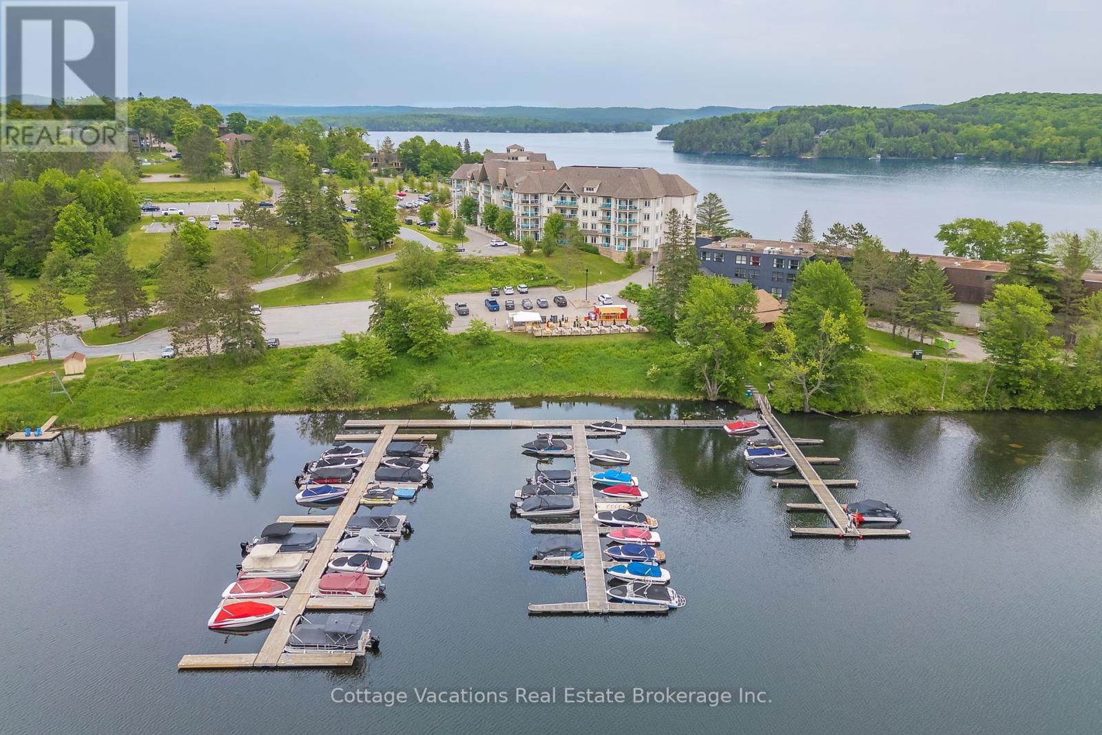 314 - 25 PEN LAKE POINT Image 13
