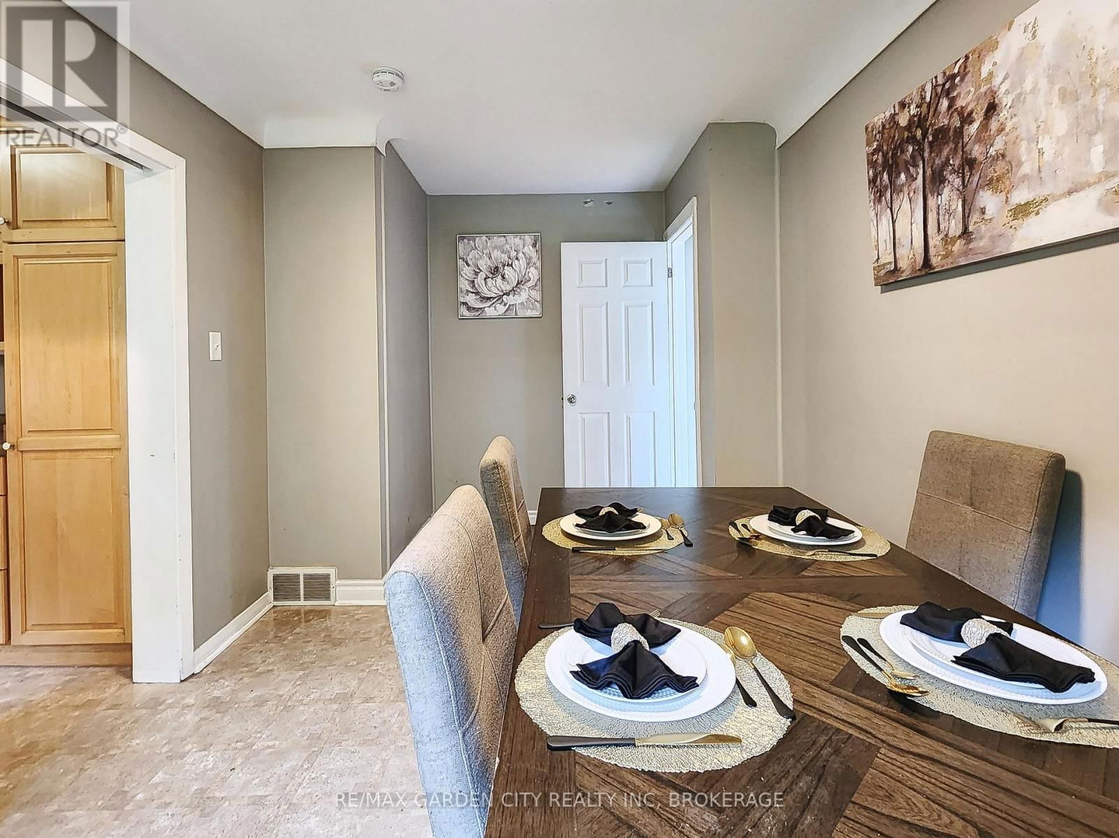 4 ROCKDALE AVENUE Image 23