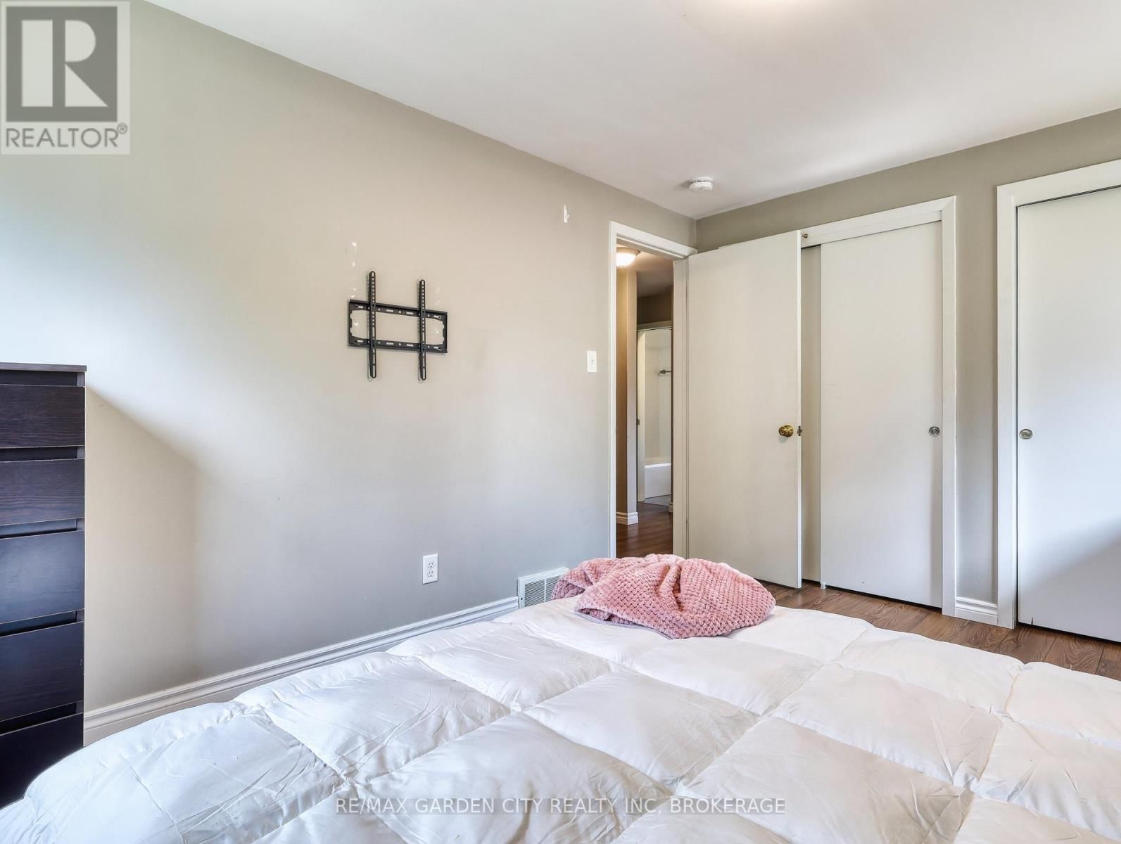 4 ROCKDALE AVENUE Image 31