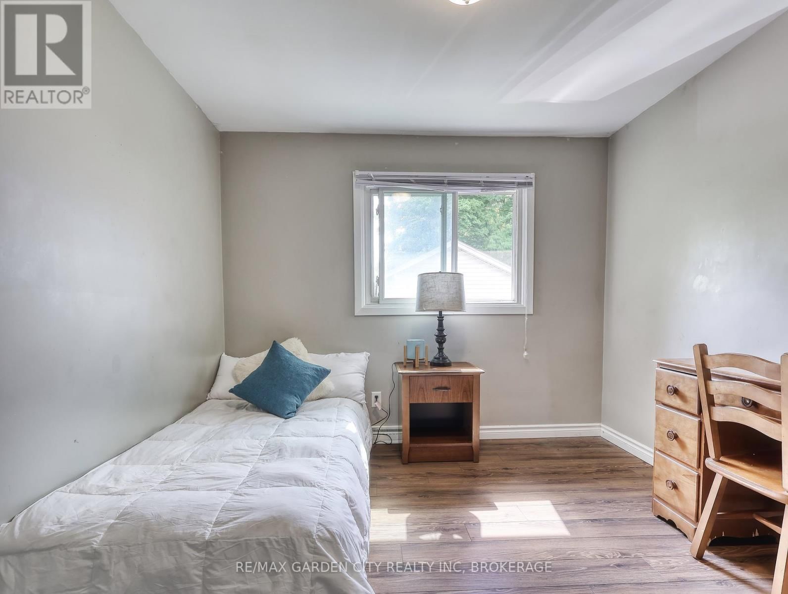 4 ROCKDALE AVENUE Image 33