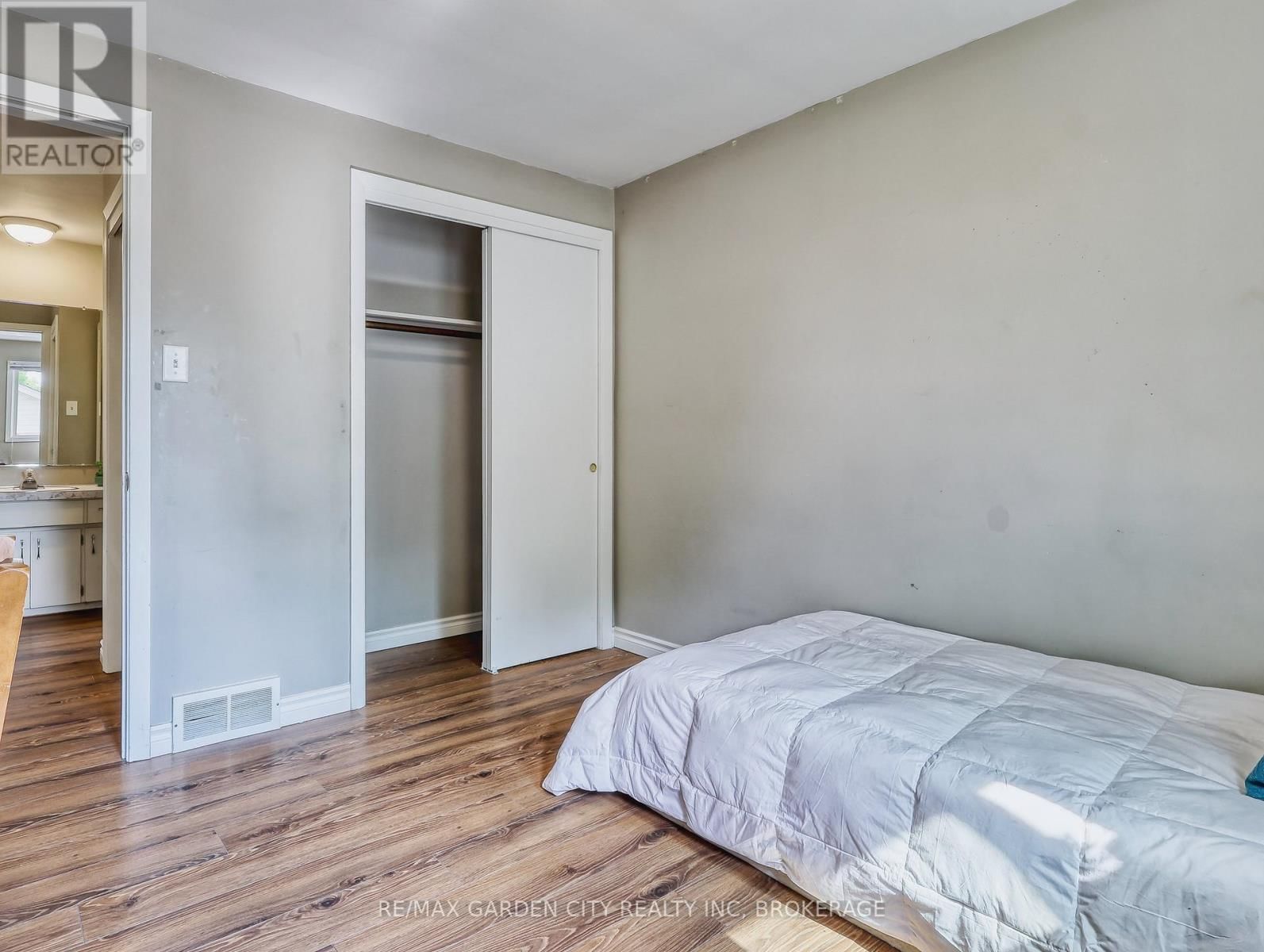 4 ROCKDALE AVENUE Image 34