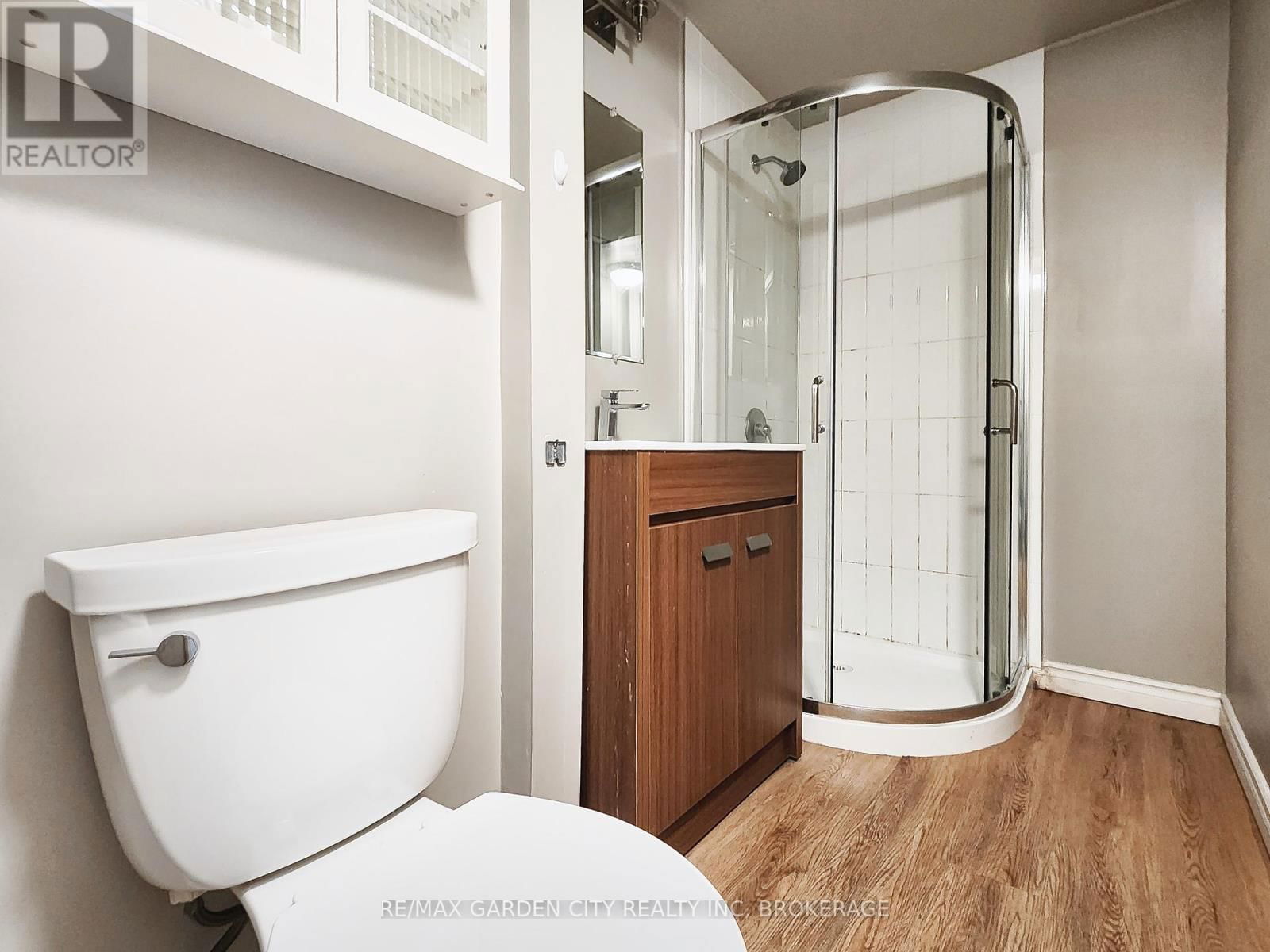 4 ROCKDALE AVENUE Image 37