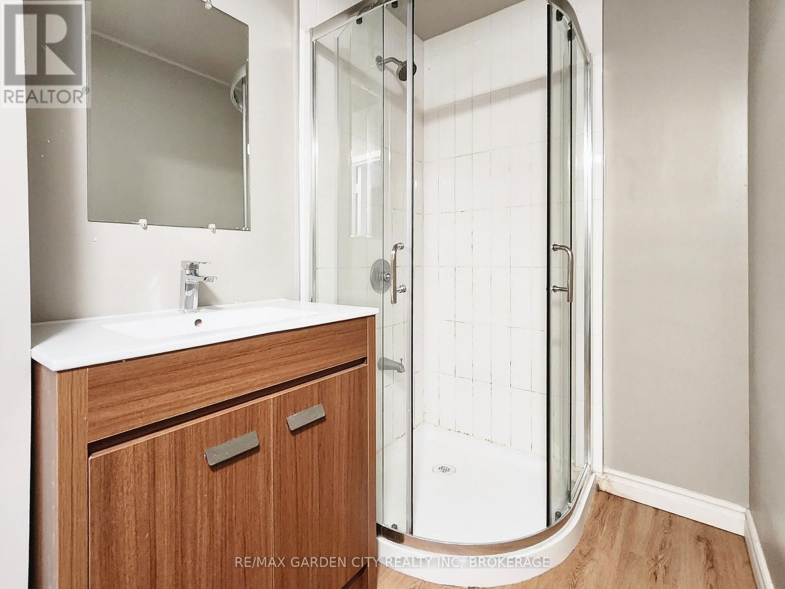 4 ROCKDALE AVENUE Image 38