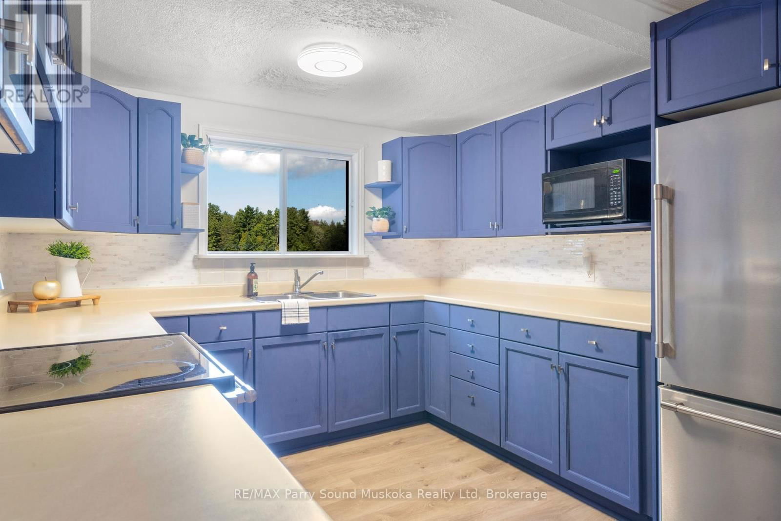 13 SHADY LANE Image 8