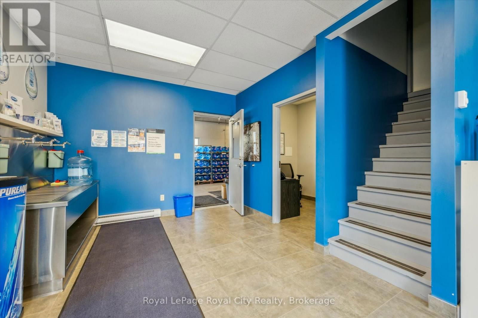 935 ST. DAVID STREET NORTH Image 15