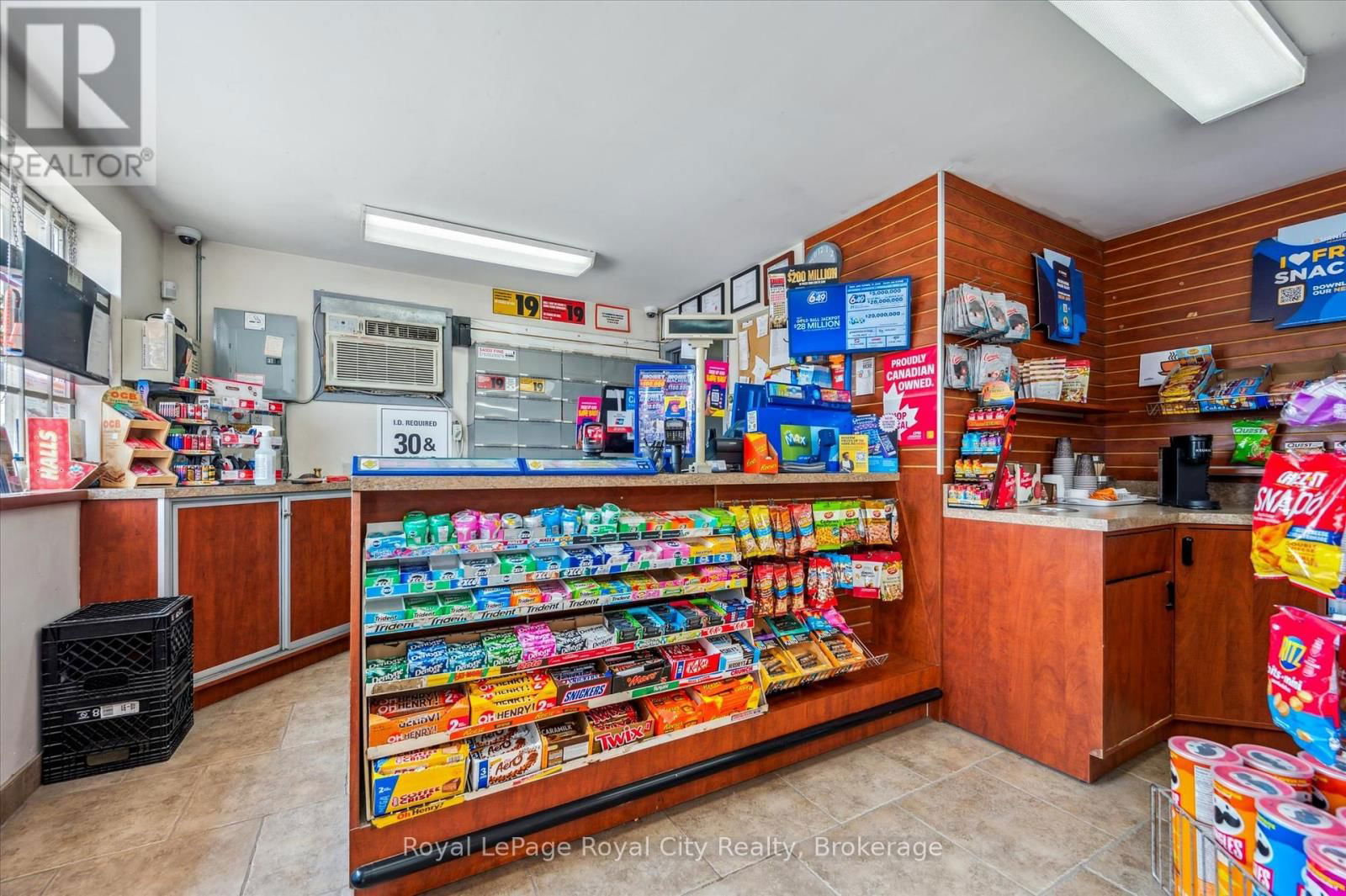 935 ST. DAVID STREET NORTH Image 7