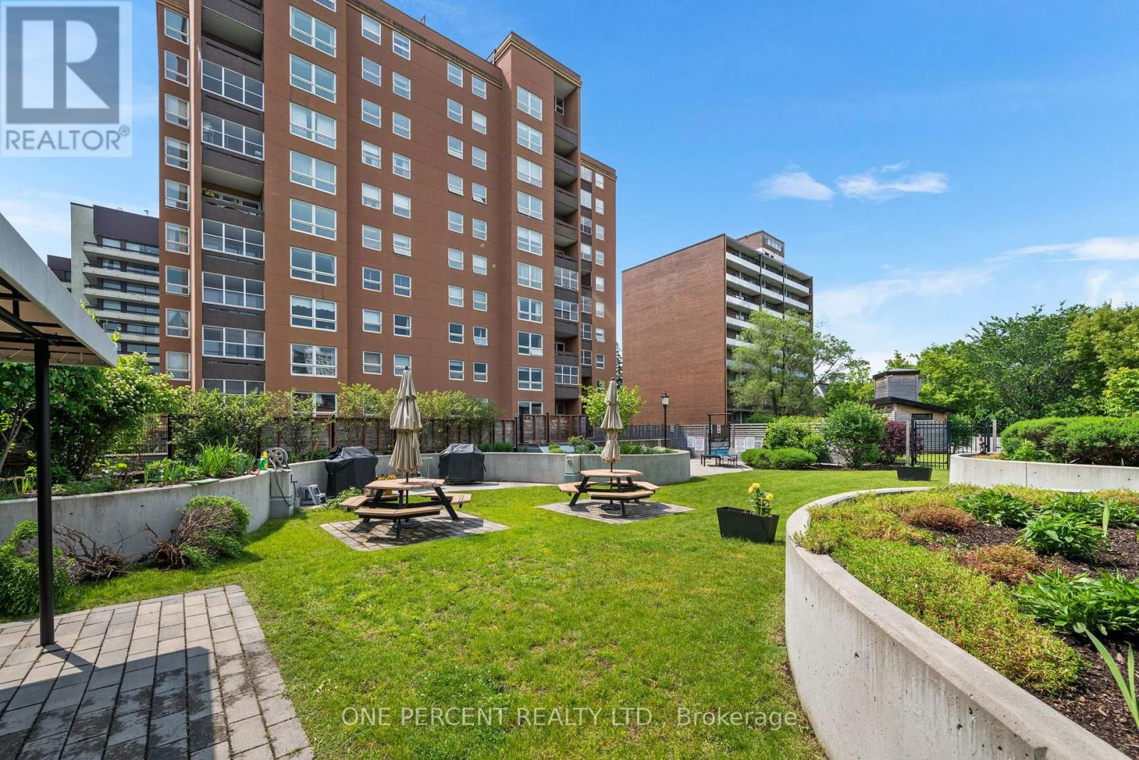 201 - 373 LAURIER AVENUE EAST Image 32