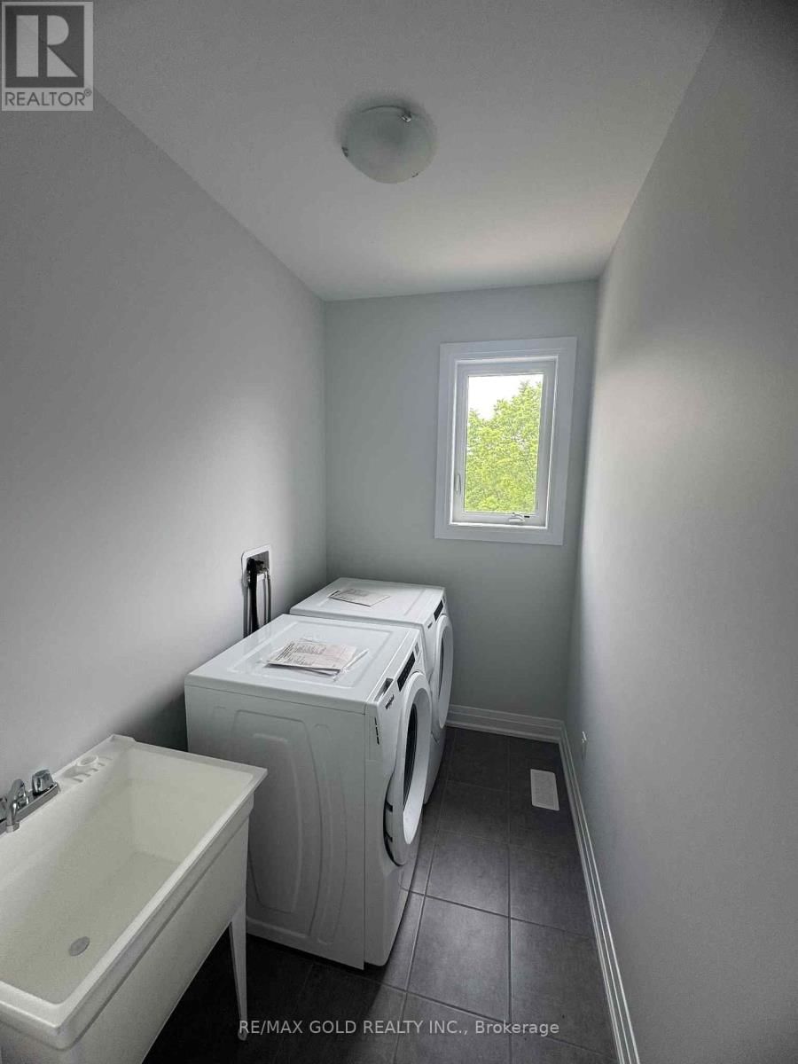 129 HARWOOD AVENUE Image 13