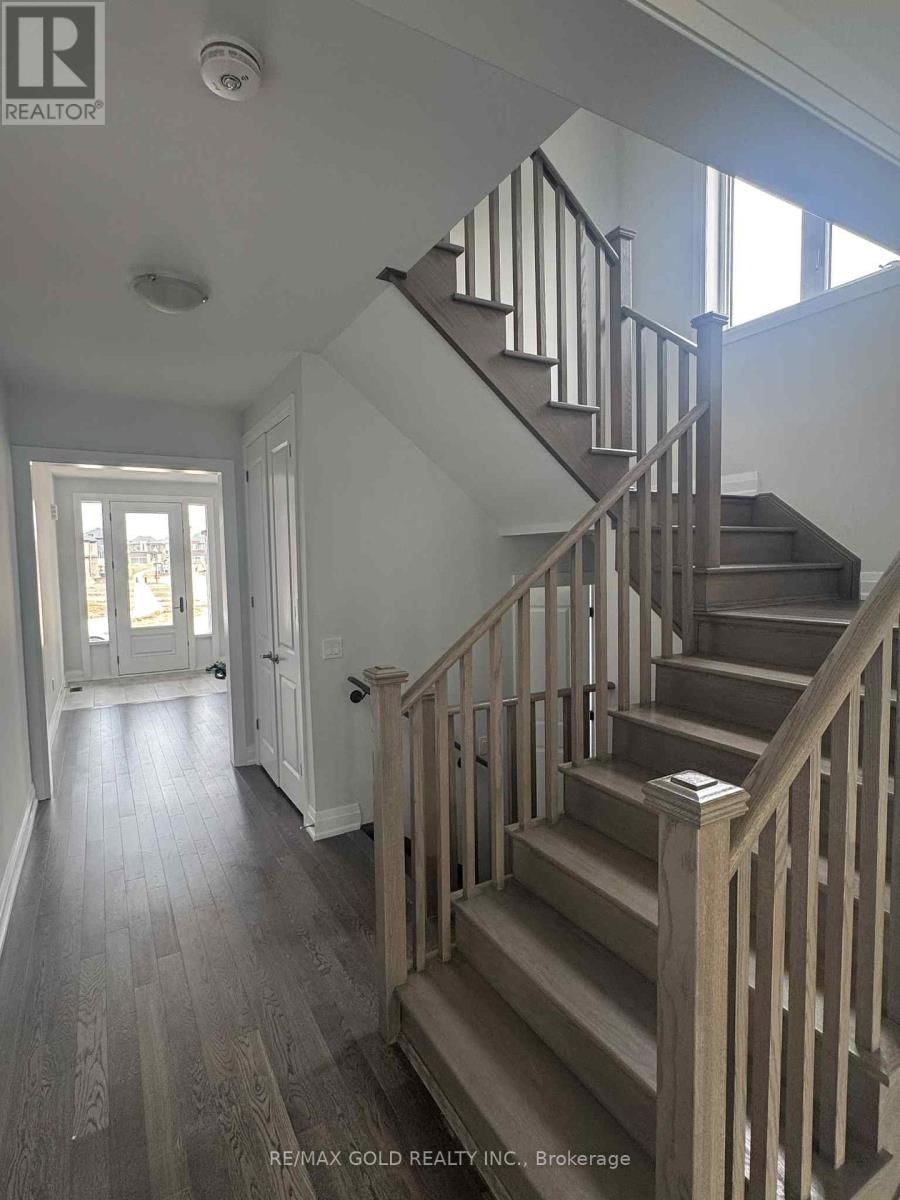 129 HARWOOD AVENUE Image 23