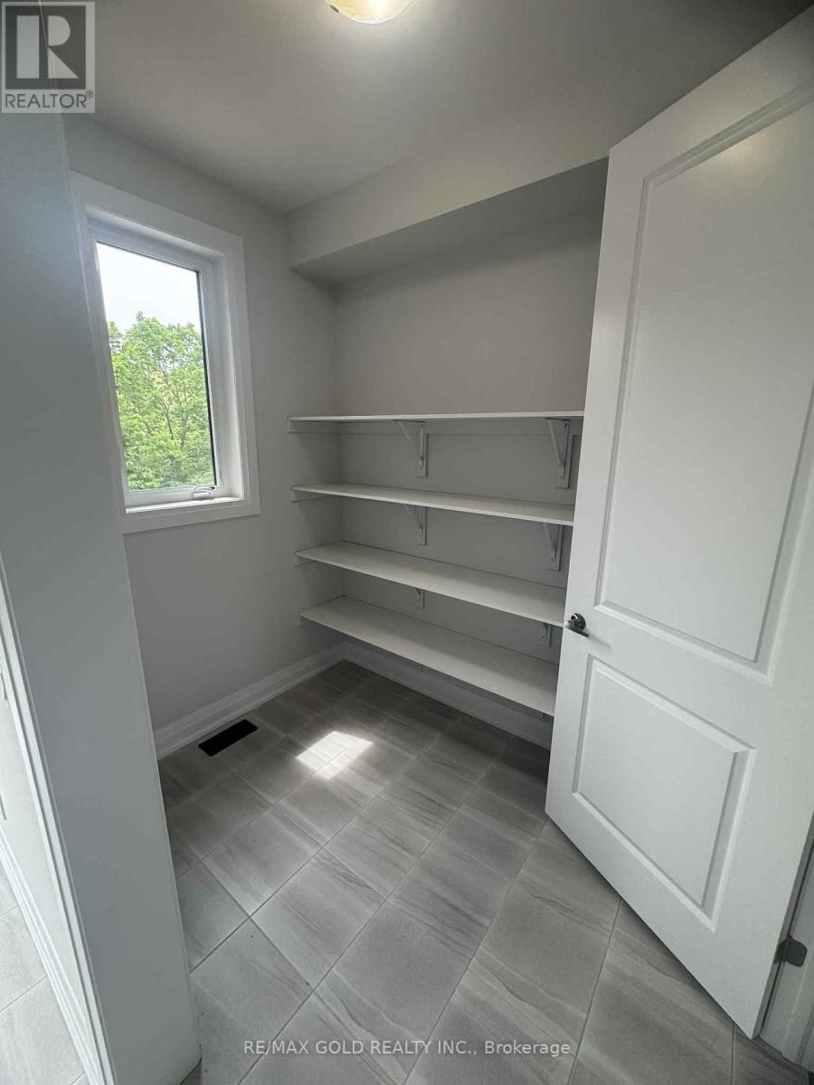 129 HARWOOD AVENUE Image 31