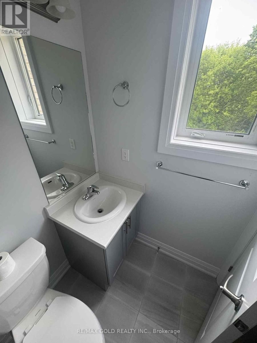 129 HARWOOD AVENUE Image 33
