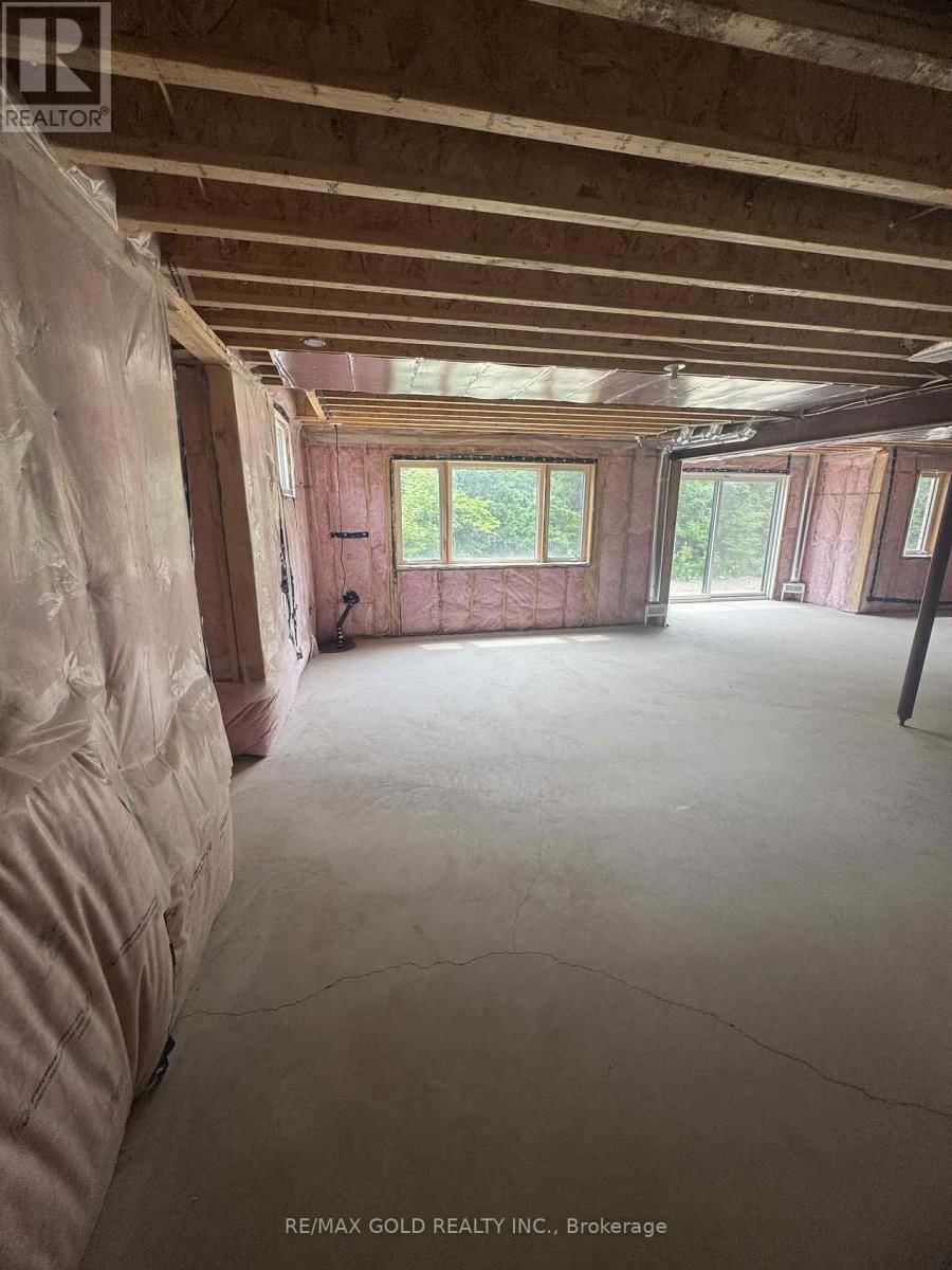 129 HARWOOD AVENUE Image 34